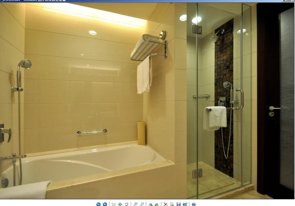 Hotel Xujiahui Park 4*
